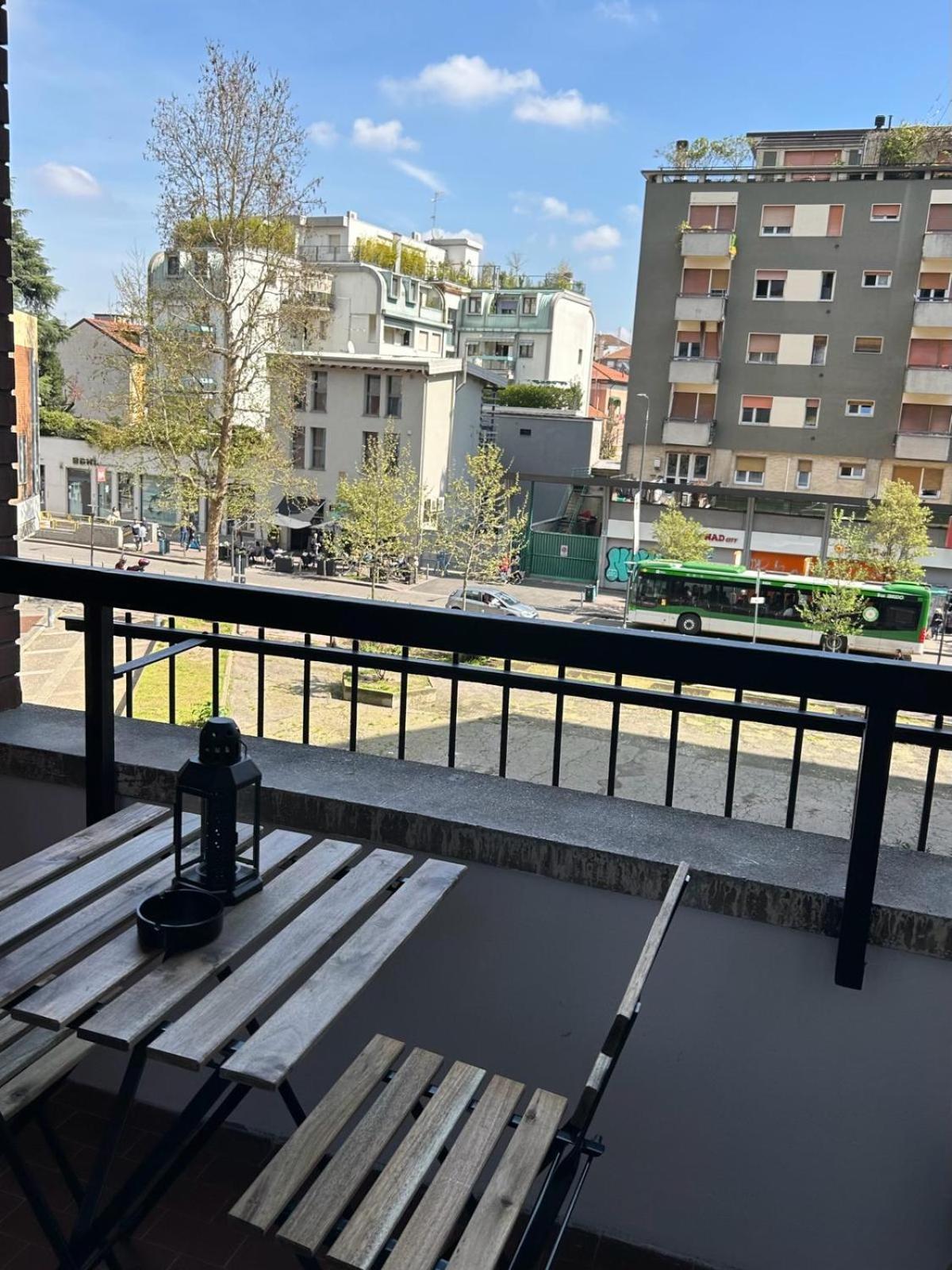 Modern Apartments Mm3 Afforifn Only 15 Min From Duomo Milan Exterior photo